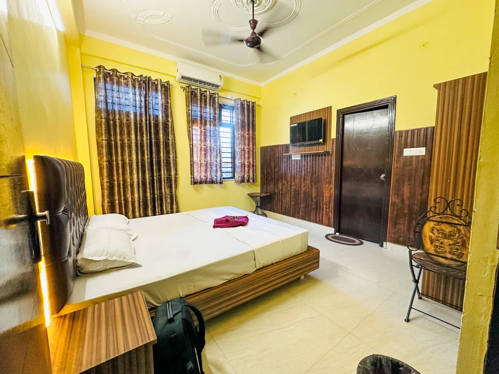Accommodation at Wellness Yoga Retreat in Rishikesh