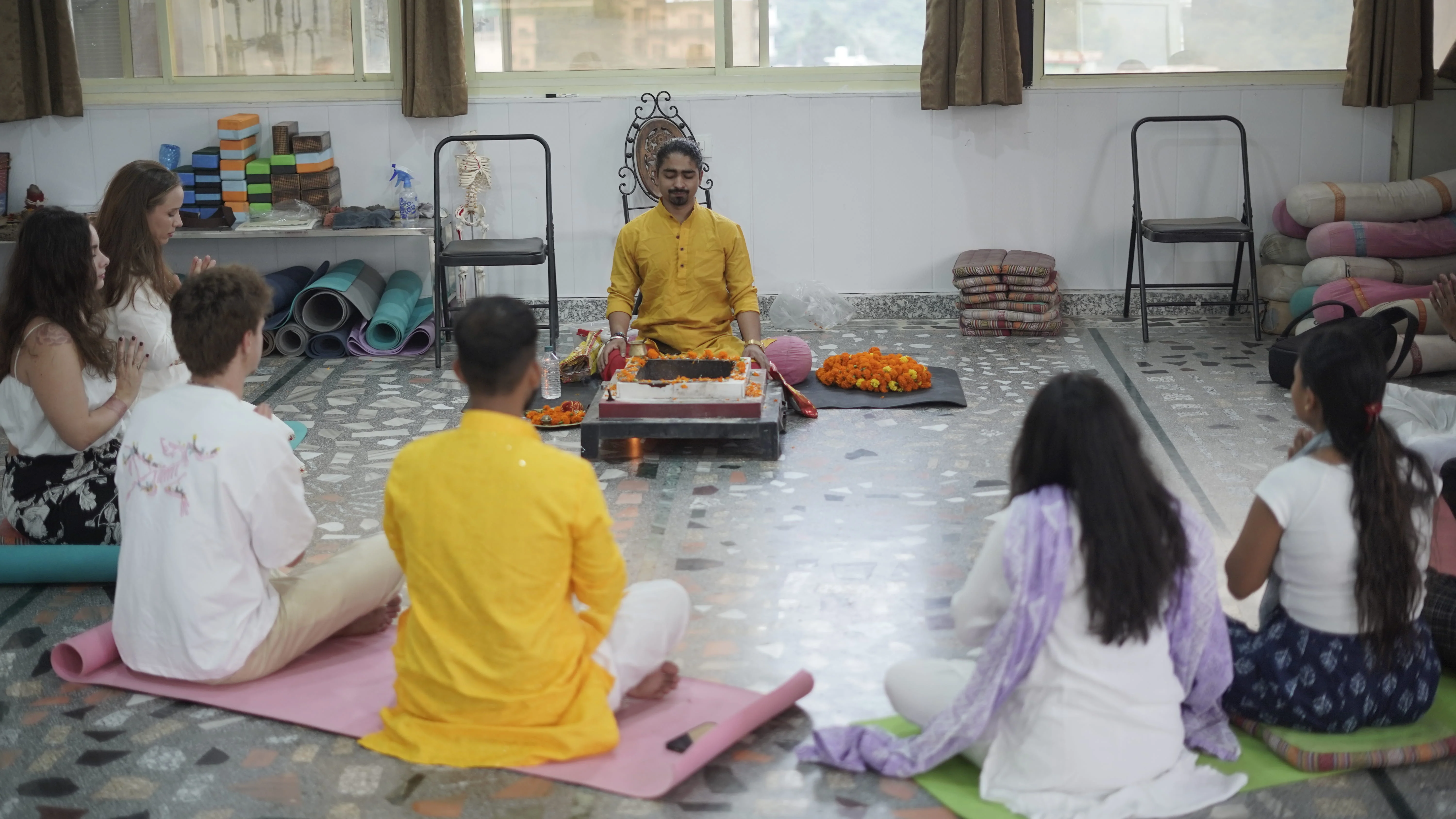 Yoga and mindfulness practice during a holistic retreat